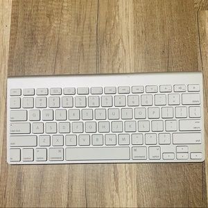 APPLE Wireless Keyboard